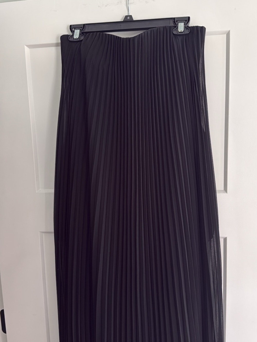 NWT BCBGMaxAzria Pleaded Gown in Black Size 8 - Picture 4 of 9